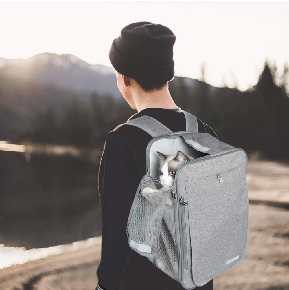 NWOT Petseek 2 in 1 Soft-Sided Airline Approved Backpack Travel Pet Carrier